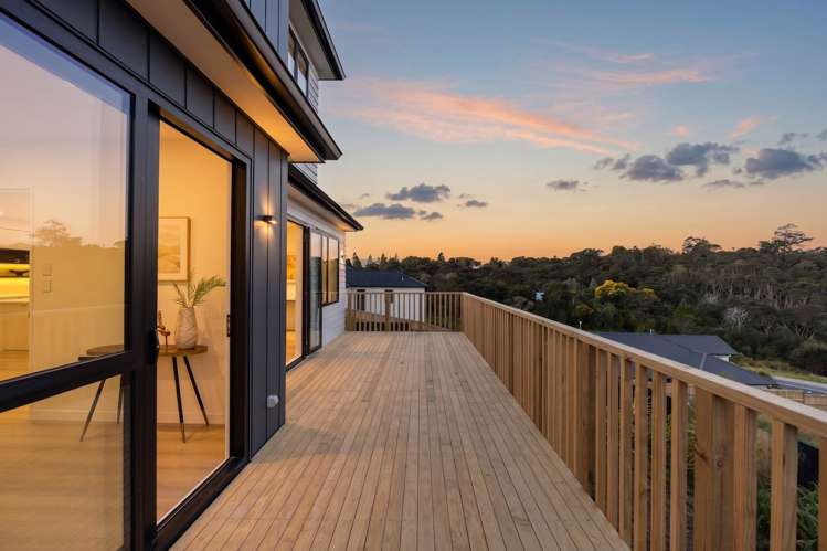 11 Awanui Road Red Beach_32