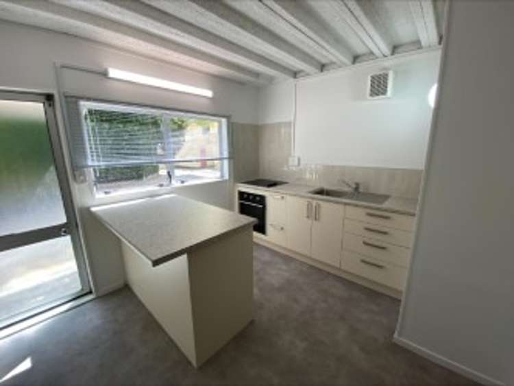 192E River Road 1055_0