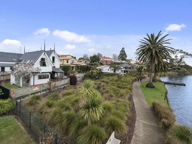 58a Lake Crescent Hamilton Lake_15