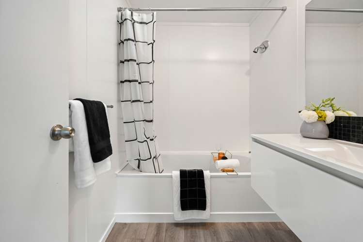 10 Gillett Lane Enderley_13