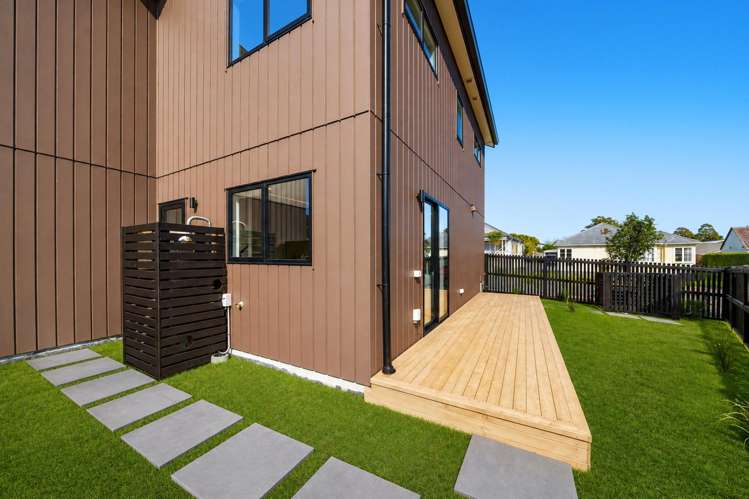 6/11 & 13 Skeates Avenue Wesley_7