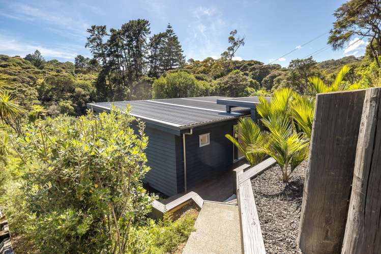 231 Ocean View Road Oneroa_36