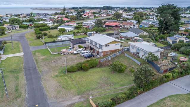 7 Chaffey Street Foxton Beach_1