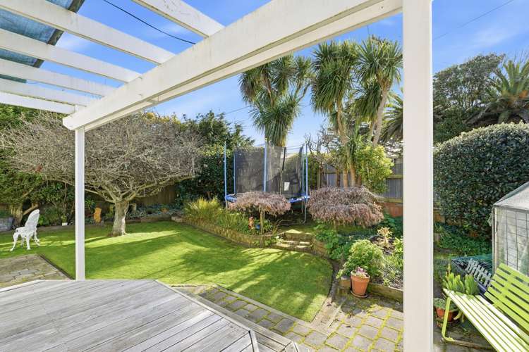 5 Eaton Crescent Otamatea_20