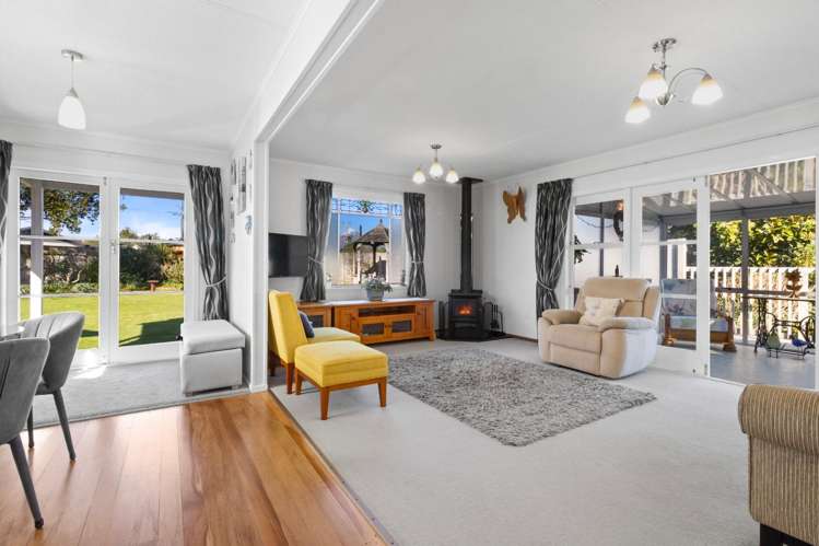 194 Seaview Road Westown_1