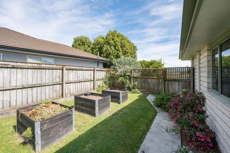 74 Aldinga Avenue Stoke_18