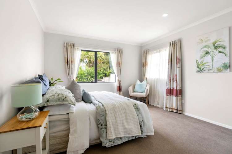 22 Eastwood Rise Browns Bay_15