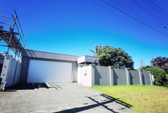 16 River Road Te Atatu Peninsula_1