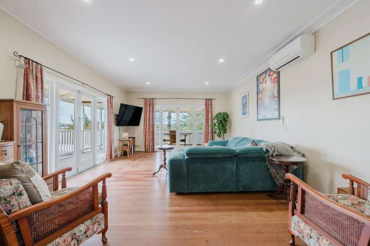 114 Tuhikaramea Road Dinsdale_14