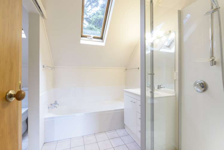 1/114 Cliff View Drive Green Bay_9