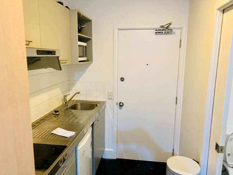 204/133 Beach Road Auckland Central_5