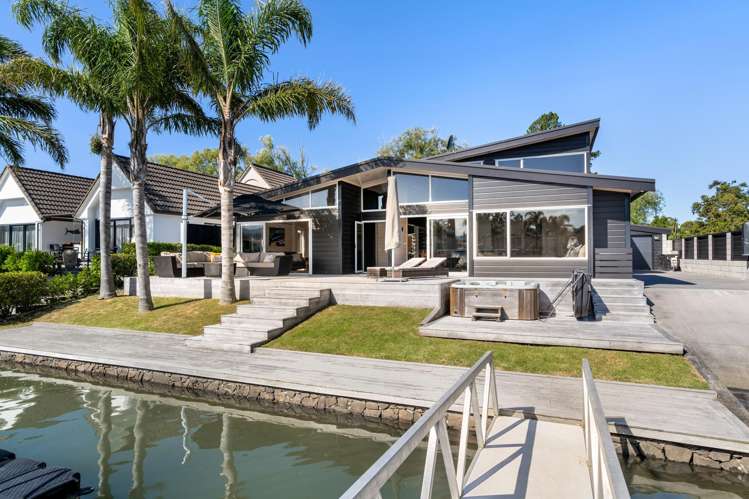 527 Waterways Parade_0