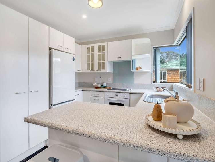 1 Loader Place Tawhero_7