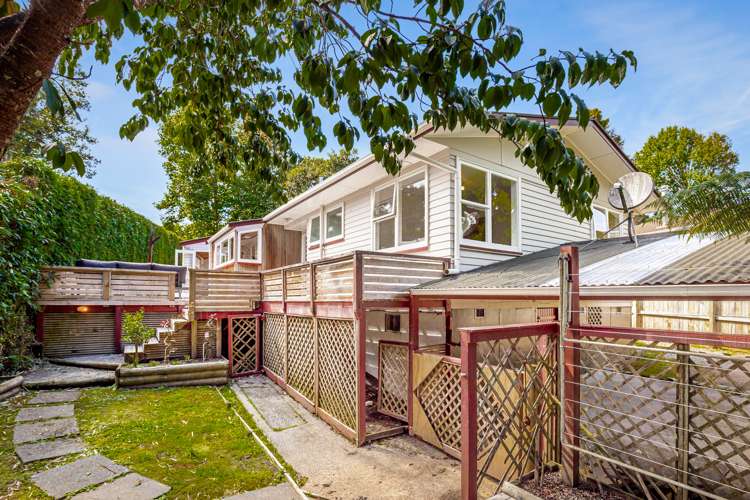 57 Rimutaka Place Titirangi_16