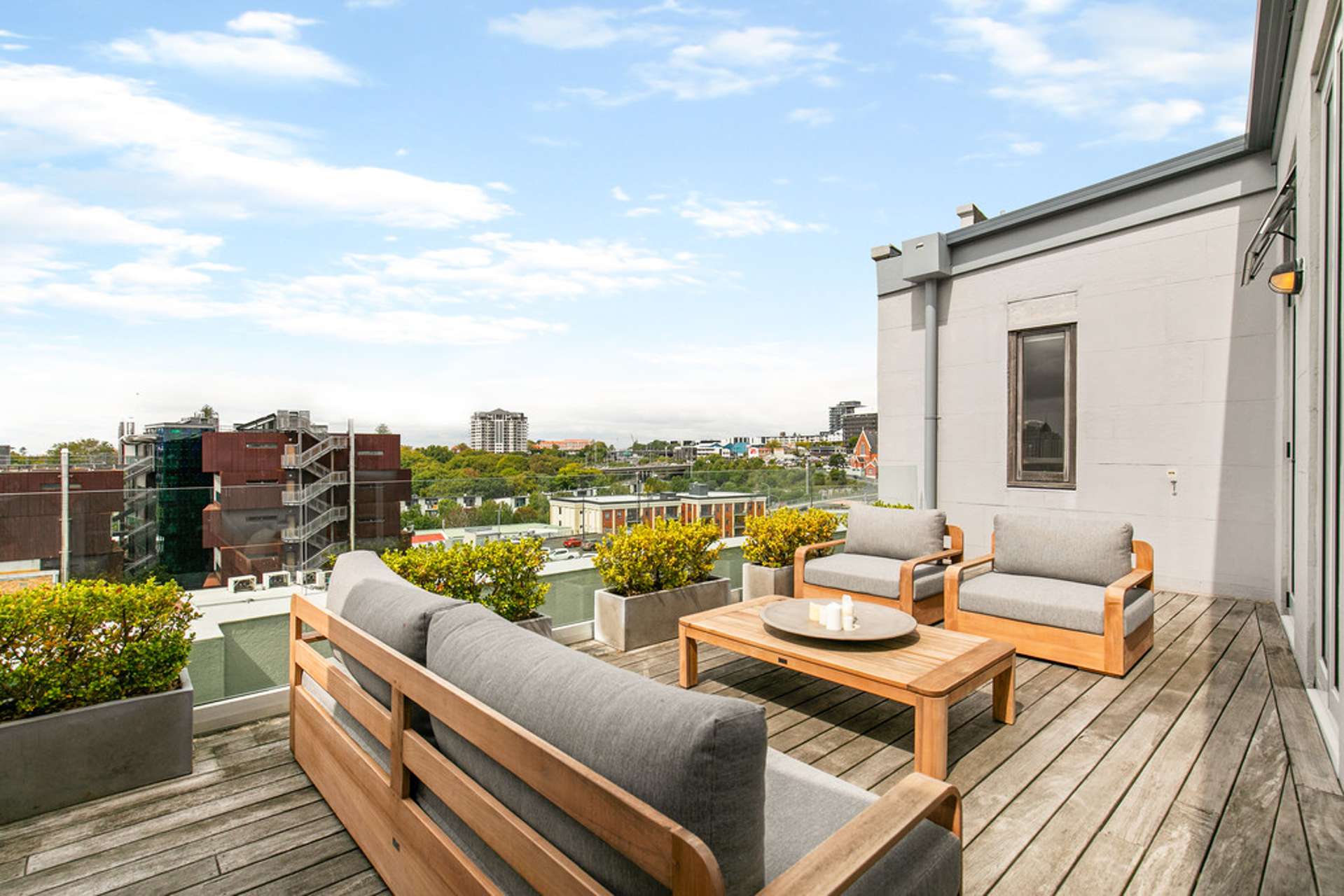 Pj/238 Karangahape Road Auckland Central_0