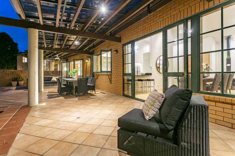 35 Isobel Road Greenhithe_6