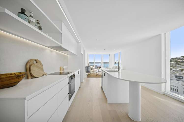 1102/10 Alpha Street_5