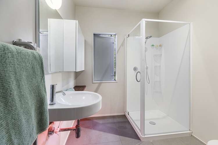 1/2 Onslow Road Khandallah_8