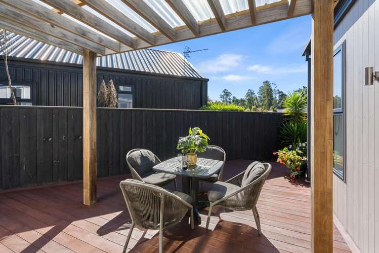 32 Carnaveron Drive Lincoln_12