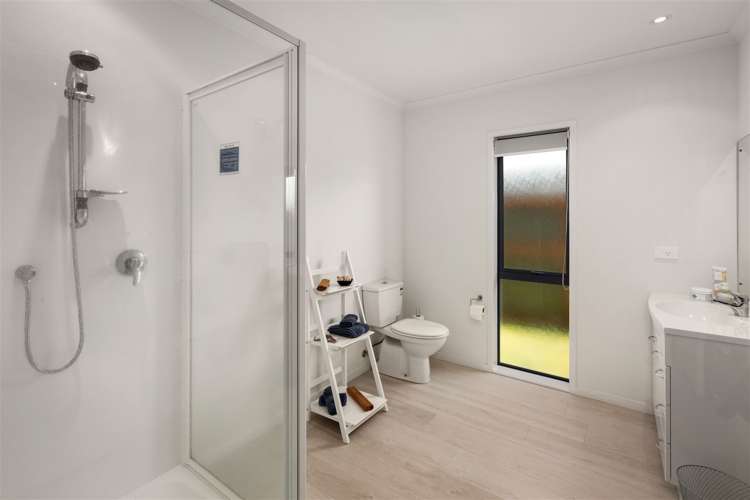 16 Surfers Avenue Waihi Beach_10