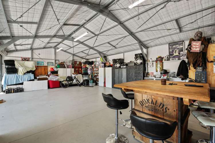 33 Birchwood Avenue Burleigh_25