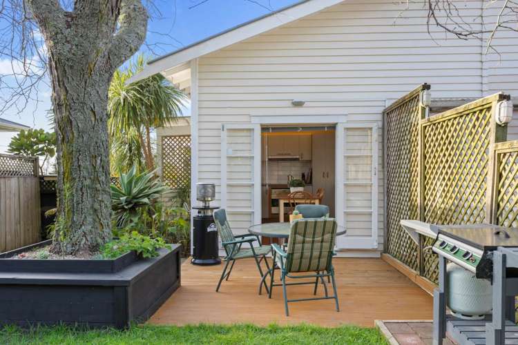 32 Monaghan Avenue Mount Albert_16