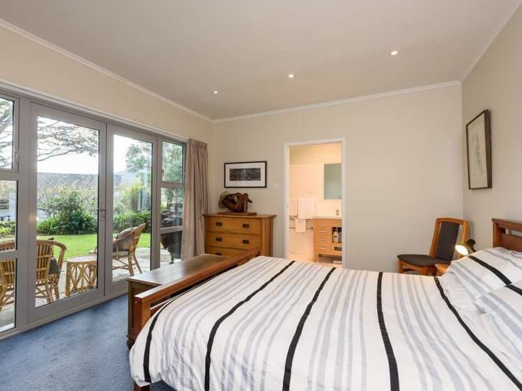 8 Ridd Crescent Karori_10