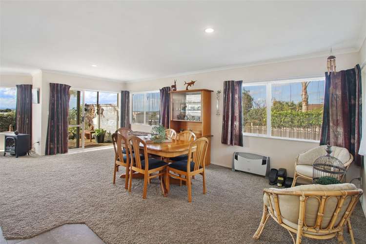 46 Torkar Road Clarks Beach_14