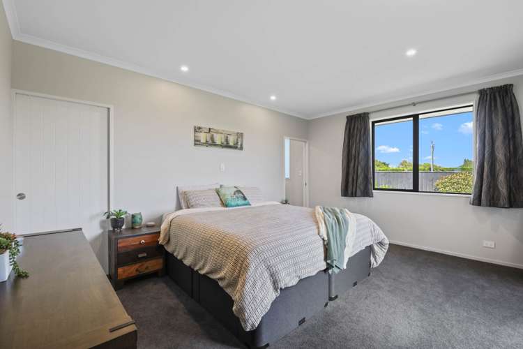 33 Birchwood Avenue Burleigh_14