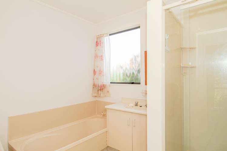 13 Bishops Close Greenmeadows_11