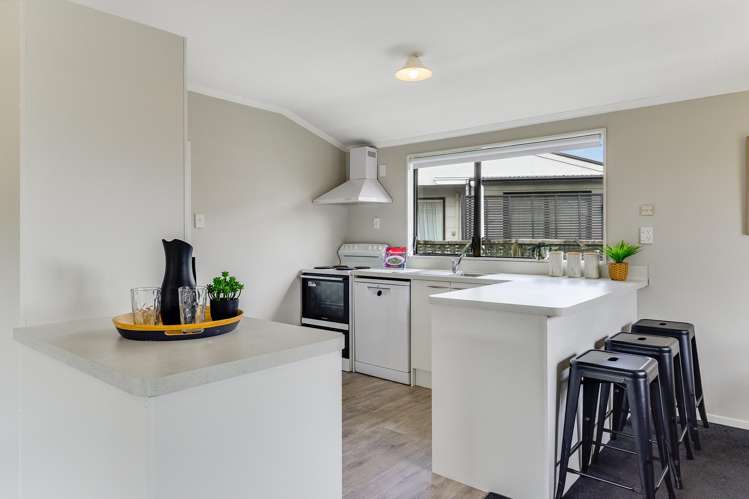 6/55 Tuhikaramea Road Dinsdale_4