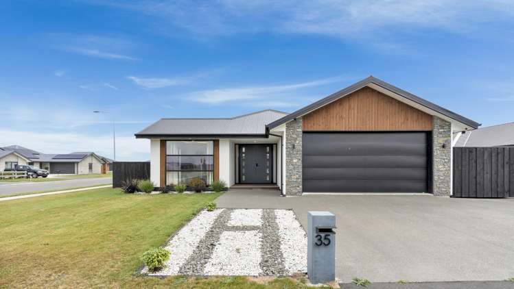 35 Graeme Foote Street Darfield_18