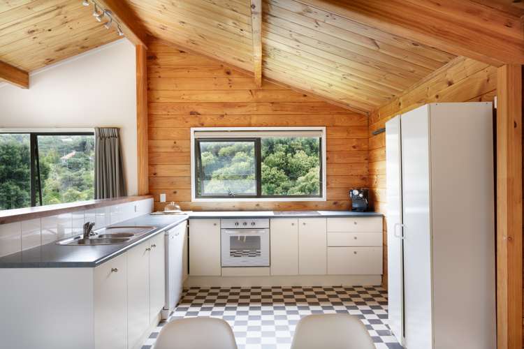 37c Ocean Road Surfdale_9