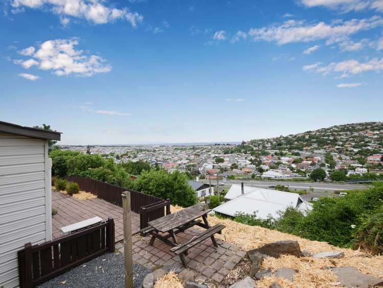 64 Barnes Drive Caversham_16