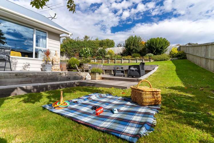 10 Sretlaw Place Glenross_18