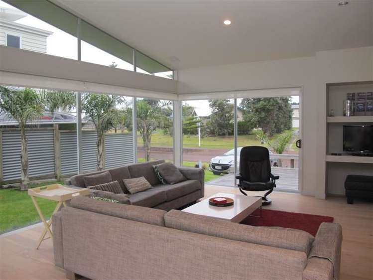 105 Ocean Close Matarangi_5