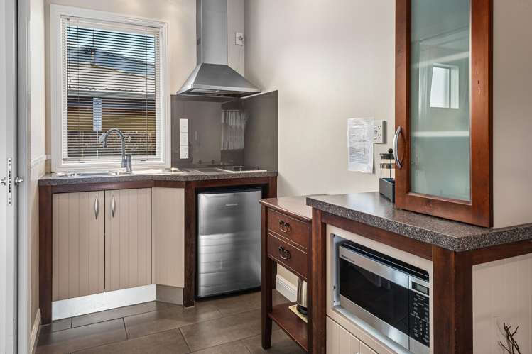 Freehold/361 Western Hills Drive Avenues_8