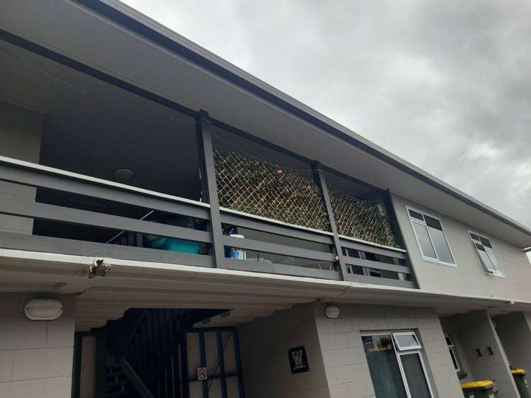 8/17 Wellington Street Hamilton East_1