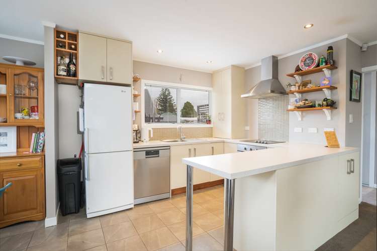 2/13 Prictor Street Papakura_4