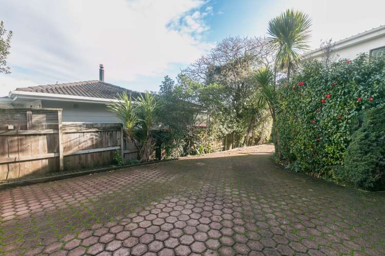 1/2 Onedin Place Titirangi_19