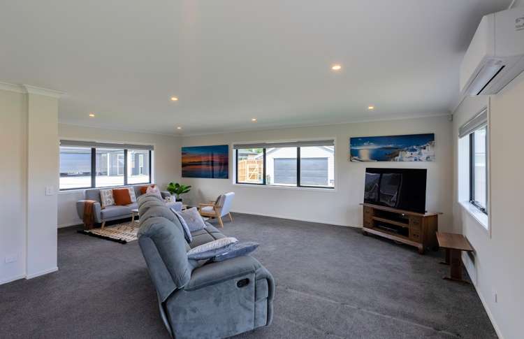 27 Cobb Place Otaki_5