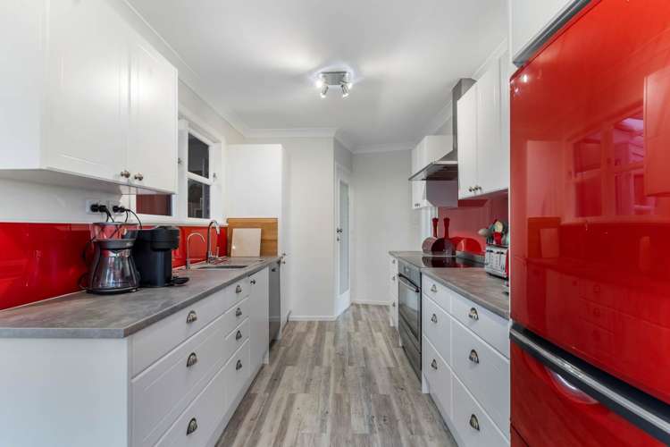 37 Roberts Road Matakatia_10