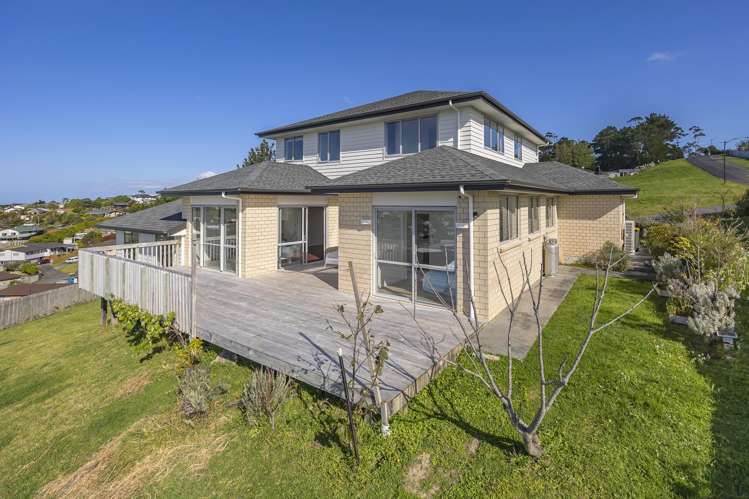 2 Myra G Place Stanmore Bay_18