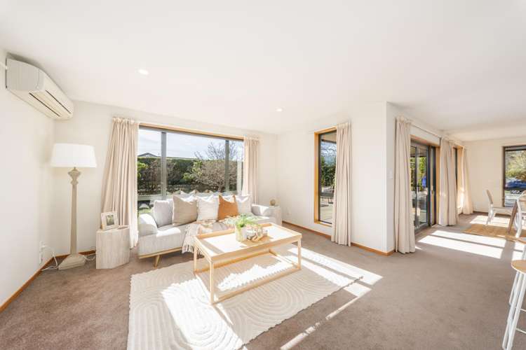 2 Springvale Gardens Harewood_5