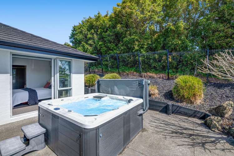 2 Pitsaw Lane Silverdale_11