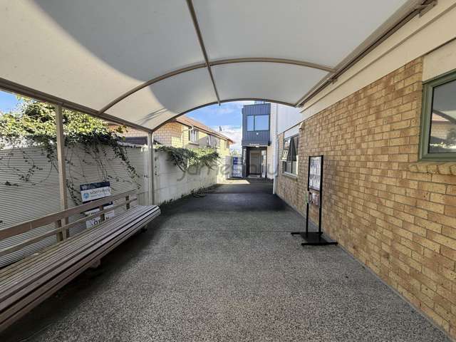 High Profile Retail/Medical Space WindsorPark