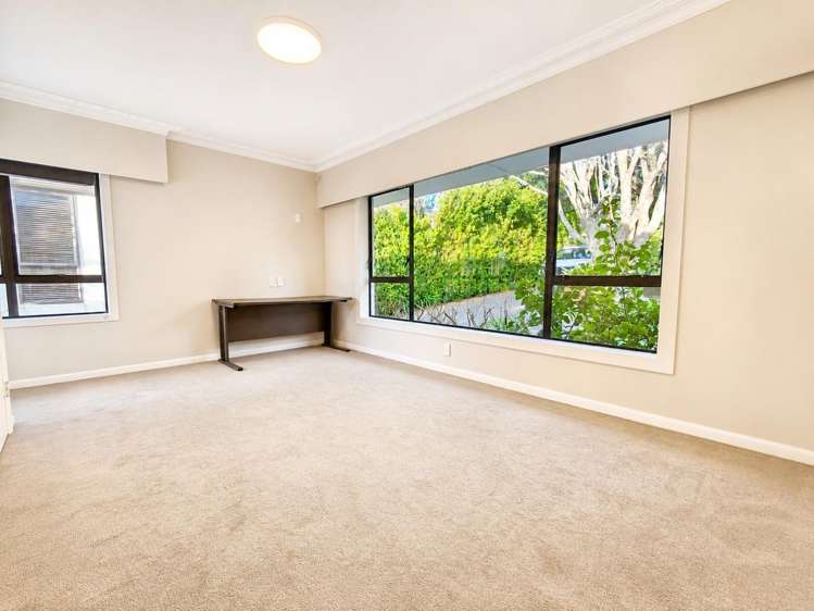 2 Mellons Bay Road 10679_10