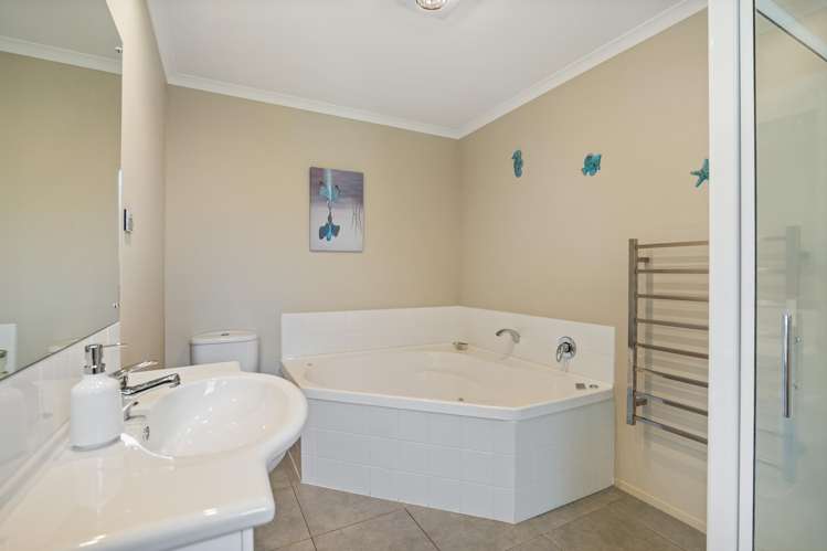 36 Sunny Crescent Huapai_15