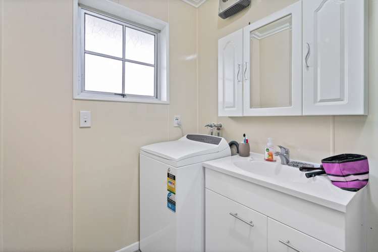 62 Saint Andrew Street Windsor_18