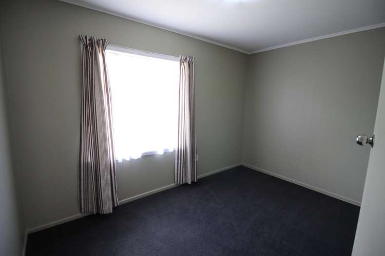 12 Grayson Avenue Mangakakahi_5
